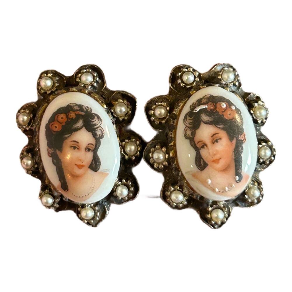 Limoges 1940s Vintage Porcelain Cameos Hand-Painted Portrait Clip-On Earrings